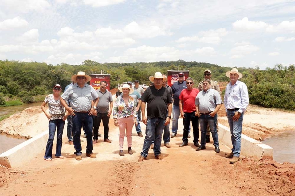 Prefeitura de Amambai inaugurou obra 147: ponte de concreto sobre o Rio Moroti Prefeitura de Amambai inaugurou obra 147: ponte de concreto sobre o Rio Moroti