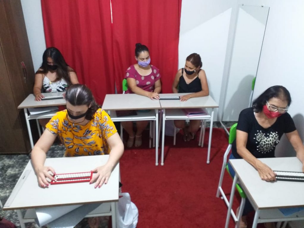 Curso ensina Sistema Braille para professores e moradores de Amambai