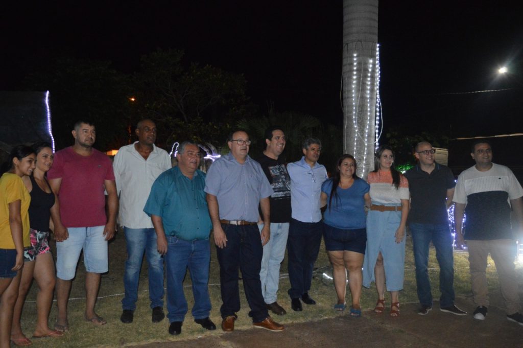 Prefeitura de Amambai inaugurou nesta sexta-feira (10) Natal de Luzes no centro da cidade e na vila Limeira