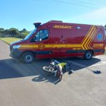 Motociclista fica ferido após colidir com trator em Amambai