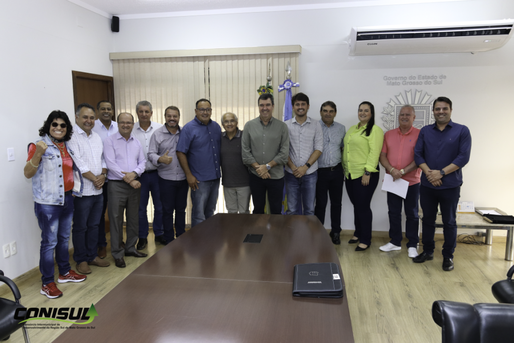 Em Campo Grande, prefeito Dr. Bandeira participa de reunião entre Governo do Estado e Consórcio CONISUL Em Campo Grande, prefeito Dr. Bandeira participa de reunião entre Governo do Estado e Consórcio CONISUL