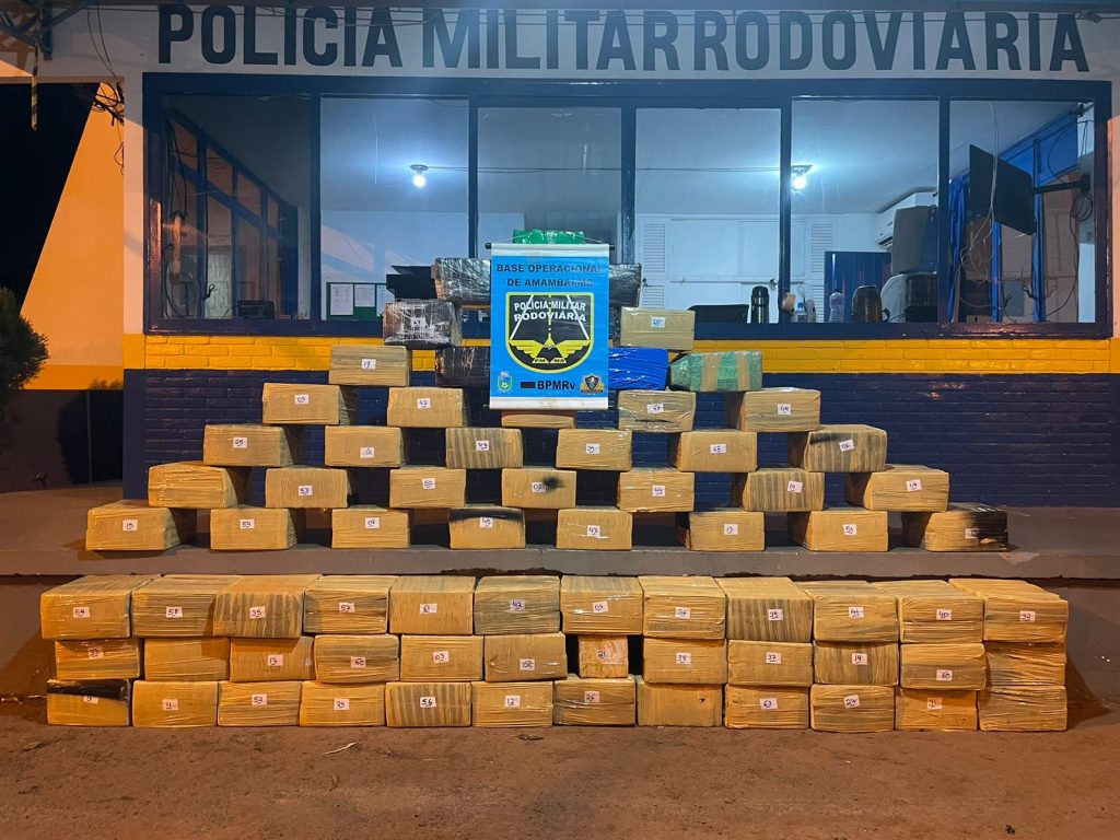 Polícia Militar Rodoviária apreende 1,4 tonelada de entorpecente em Amambai Polícia Militar Rodoviária apreende 1,4 tonelada de entorpecente em Amambai