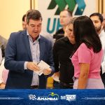 Durante evento de 30 anos da UEMS, coral Mitã Rory rouba a cena e emociona presentes