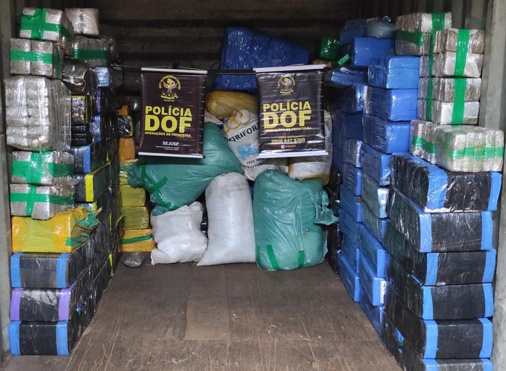 DOF apreende mais de 2,2 toneladas de drogas, recupera dois veículos roubados e recaptura foragido da justiça DOF apreende mais de 2,2 toneladas de drogas, recupera dois veículos roubados e recaptura foragido da justiça