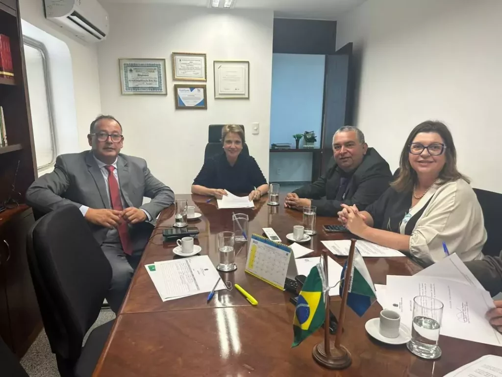 Prefeito Bandeira e Vereador Brito encerram agenda em Brasília com sensação de dever cumprido Prefeito Bandeira e Vereador Brito encerram agenda em Brasília com sensação de dever cumprido