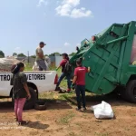 Alunos, servidores e militares realizam ação de preservação ambiental no Córrego Retiro