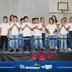 Alunos emocionam público durante apresentações da Festa da Família da Escola Municipal Julio Manvailer