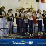 Alunos emocionam público durante apresentações da Festa da Família da Escola Municipal Julio Manvailer
