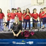 Alunos emocionam público durante apresentações da Festa da Família da Escola Municipal Julio Manvailer