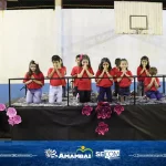 Alunos emocionam público durante apresentações da Festa da Família da Escola Municipal Julio Manvailer