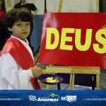 Alunos emocionam público durante apresentações da Festa da Família da Escola Municipal Julio Manvailer