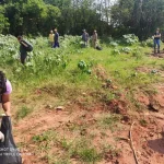 Alunos, servidores e militares realizam ação de preservação ambiental no Córrego Retiro