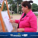 Mulheres de Amambai participam de atividade da campanha Outubro Rosa com aulão de ginástica laboral
