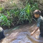 Alunos, servidores e militares realizam ação de preservação ambiental no Córrego Retiro