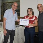 Centrinho entrega certificados de cursos gratuitos em Amambai