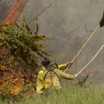Brigadistas intensificam trabalho de combate a incêndios no Pantanal