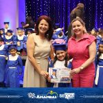 Escola Municipal Dr. Rachid Saldanha Derzi realiza cerimônia de formatura dos Prés 2024