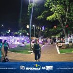 Espetáculo de cores, luzes e música marcaram a abertura do Natal de Luzes 2023 em Amambai