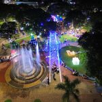 Espetáculo de cores, luzes e música marcaram a abertura do Natal de Luzes 2023 em Amambai