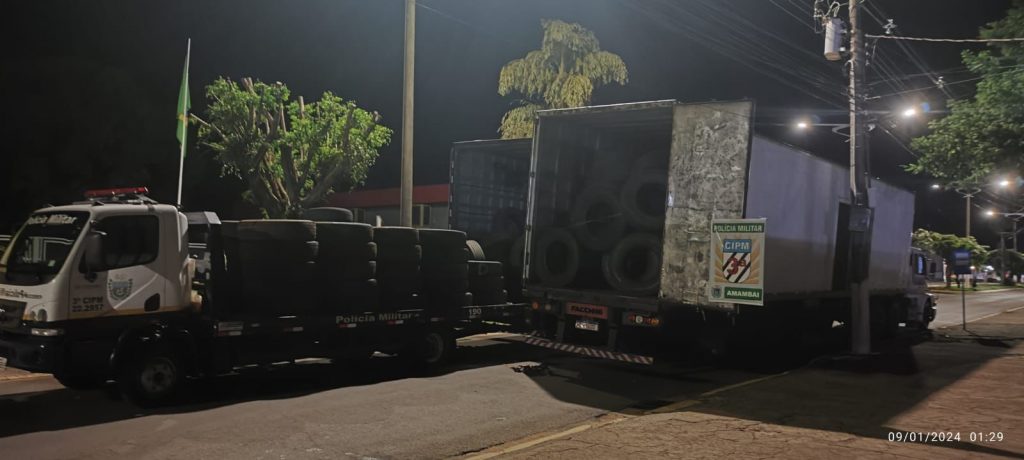 Polícia Militar realiza a prisão de duas pessoas por descaminho e contrabando em Amambai Polícia Militar realiza a prisão de duas pessoas por descaminho e contrabando em Amambai