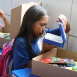 Amambai: Estudantes da rede municipal voltam às aulas com mochilas e kits escolares novos