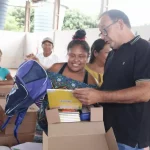 Amambai: Estudantes da rede municipal voltam às aulas com mochilas e kits escolares novos