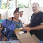 Amambai: Estudantes da rede municipal voltam às aulas com mochilas e kits escolares novos