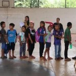 Amambai: Estudantes da rede municipal voltam às aulas com mochilas e kits escolares novos
