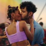 Com história de romance em festivais, Natura Humor lança novas fragrâncias em campanha para o Dia dos Namorados