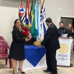 Festiva de solenidade no Rotary Club de Amambai marca transição de presidente e posse de novos associados