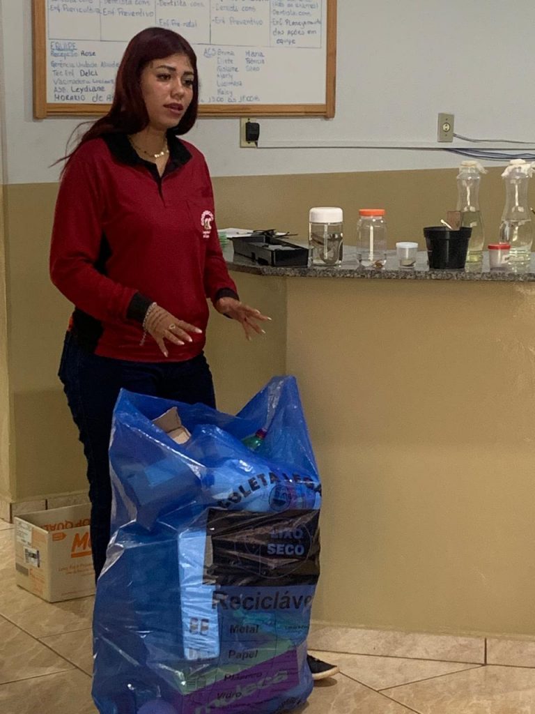 Educadora Ambiental ensina em suas redes sociais como descartar o lixo corretamente em Amambai Educadora Ambiental ensina em suas redes sociais como descartar o lixo corretamente em Amambai