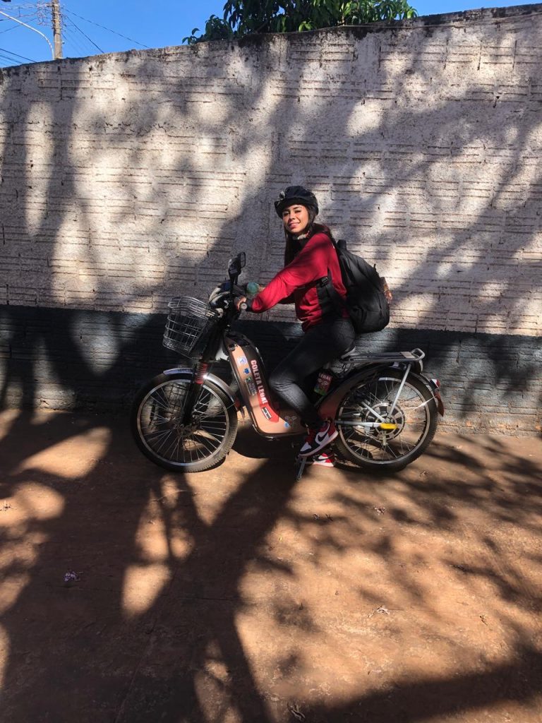 Educadora Ambiental ensina em suas redes sociais como descartar o lixo corretamente em Amambai Educadora Ambiental ensina em suas redes sociais como descartar o lixo corretamente em Amambai