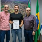 Prefeitura de Amambai dá posse a novo médico da rede municipal de saúde