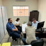 Prefeitura cobra melhorias e empresa assume compromisso de corrigir pavimentação em obras de esgoto