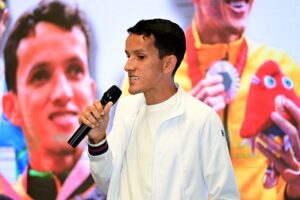 Sanesul anuncia parceria com o paratleta olímpico Yeltsin Jacques, medalhista em Paris e Tóquio