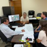 Prefeitura cobra melhorias e empresa assume compromisso de corrigir pavimentação em obras de esgoto