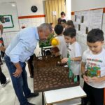 Presidente da Câmara de Amambai, Darci, prestigia Feira de Ciências do CELQ