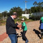 Escoteiros realizam ação ambiental no Parque Panduí em Amambai