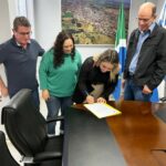 Prefeitura de Amambai inicia a semana com posse de dois novos servidores