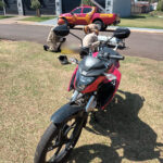 Jovem fica ferido em acidente entre carro e moto em Amambai