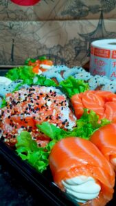 Do Japão para o sofá: o ritual do sushi em casa com Yone