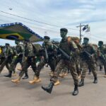 Desfile cívico-militar abre programação de aniversário de 77 anos de Amambai