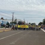 Desfile cívico-militar abre programação de aniversário de 77 anos de Amambai