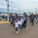 Desfile cívico-militar abre programação de aniversário de 77 anos de Amambai