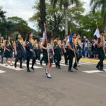 Desfile cívico-militar abre programação de aniversário de 77 anos de Amambai
