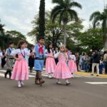 Desfile cívico-militar abre programação de aniversário de 77 anos de Amambai