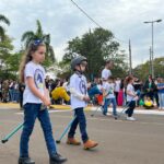 Desfile cívico-militar abre programação de aniversário de 77 anos de Amambai