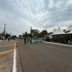 Desfile cívico-militar abre programação de aniversário de 77 anos de Amambai