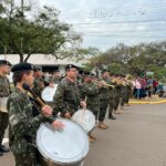 Desfile cívico-militar abre programação de aniversário de 77 anos de Amambai