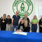 Prefeitura de Amambai firma parcerias e convênios com entidades e APMs